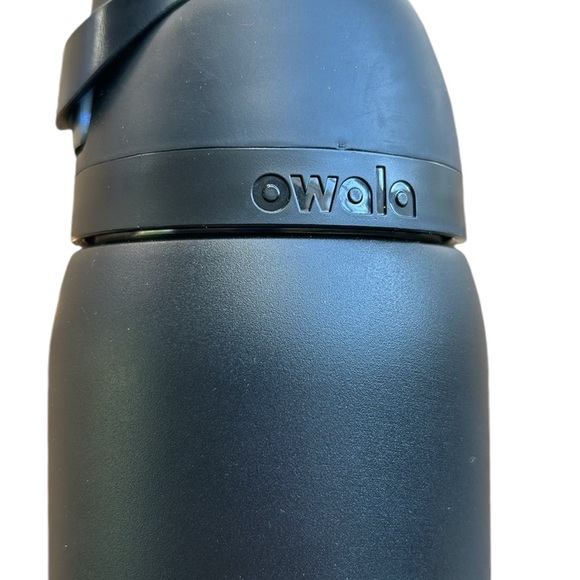 Owala water bottle - Picture 2 of 4